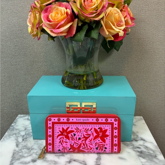 NWT Kate Spade Rare Boutique Bandana Embossed Floral Pink Morgan Zip Wallet - Picture 2 of 7